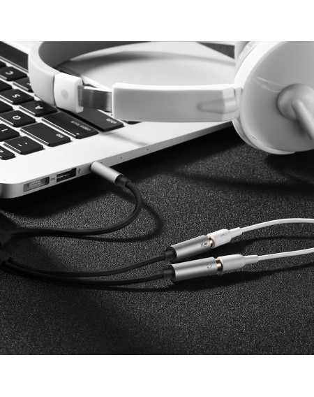 Ugreen cable 3.5 mm headphone splitter mini jack AUX microphone 20cm (microphone + stereo output) silver (30619)